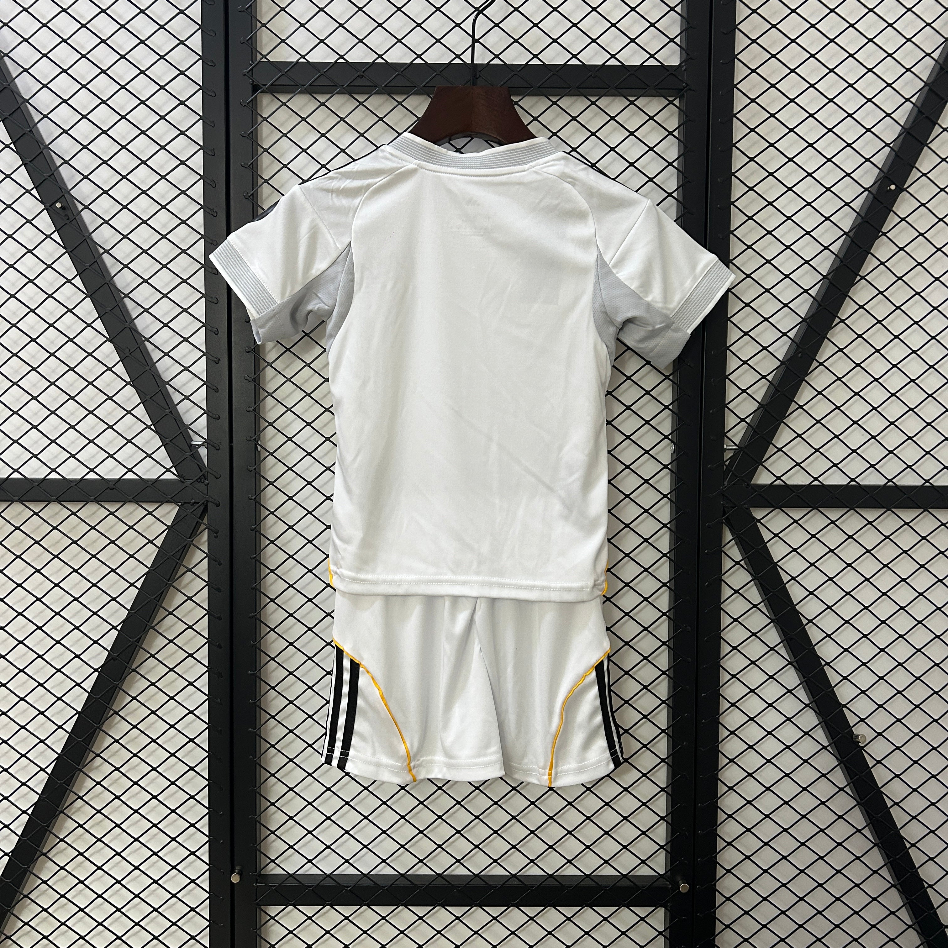 Real Madrid Local 25-26 Equipación para Niños