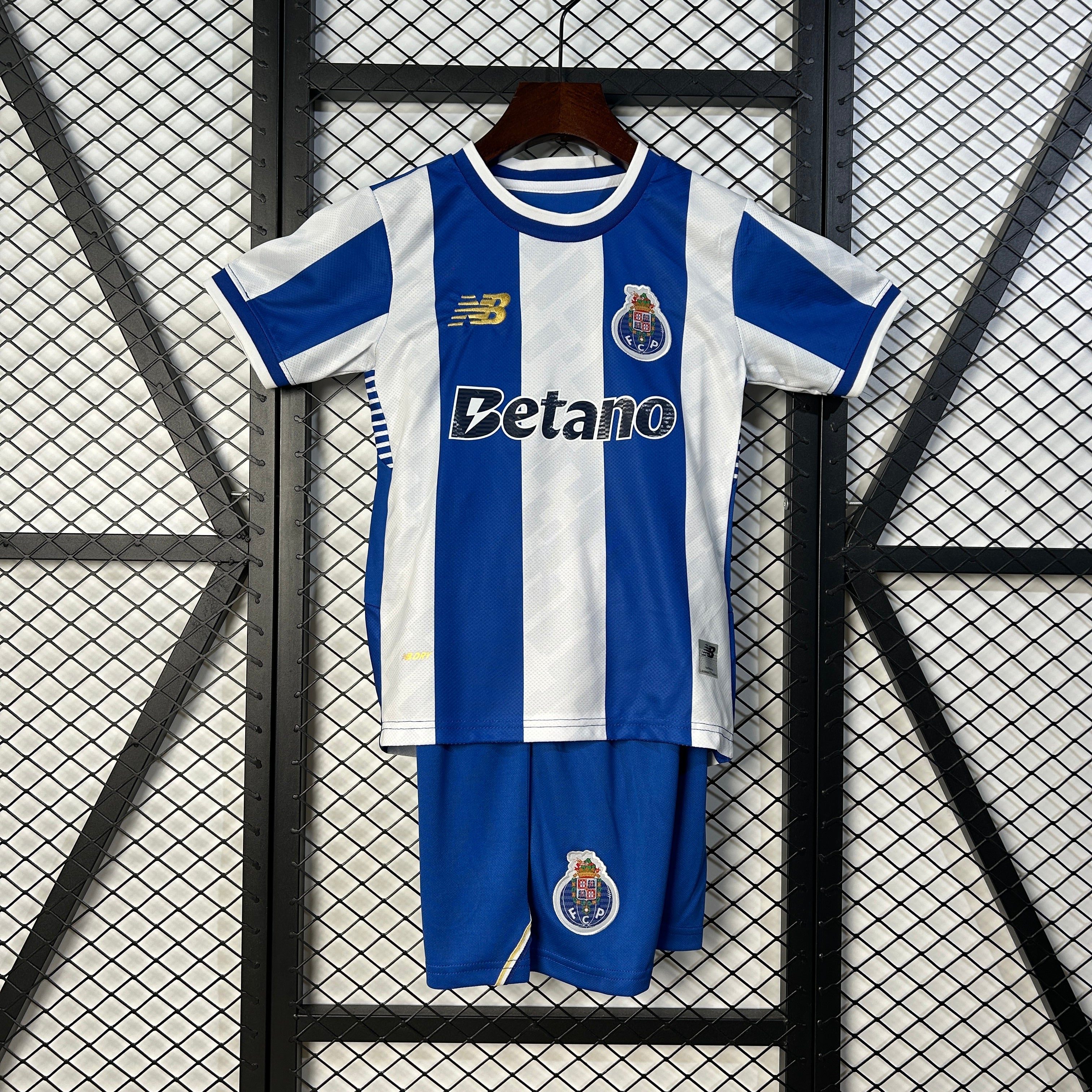 Oporto Local 25-26 Equipación para Niños